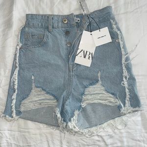 ZARA HIGH RISE DISTRESSED DENIM SHORTS